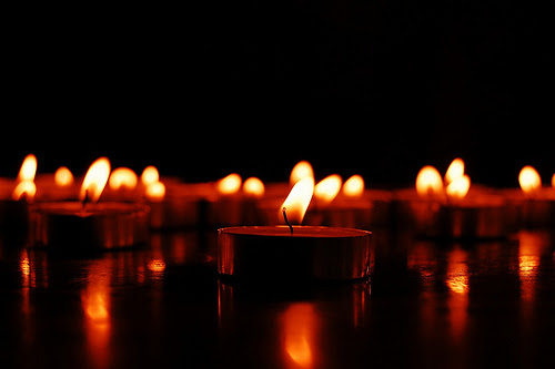 Dòng Linh Mục Đức Mẹ Vô Nhiễm Nguyên Tội Viếng Nghĩa Trang Và Cầu Nguyện Cho Các Linh Hồn